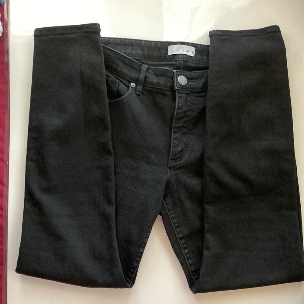 Loft size 8/29 curvy skinny black jeans 97% cotton 3%elastane Made in Indonesia